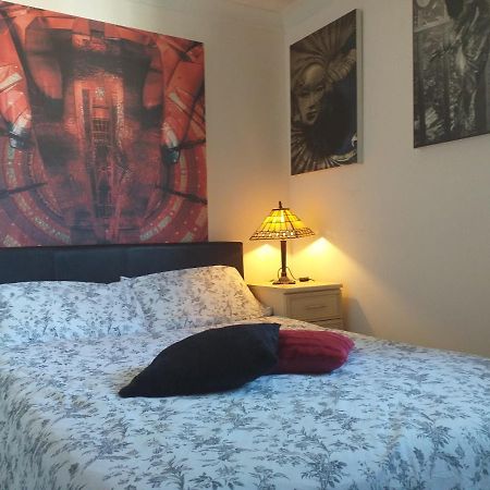 Lovely Double Bedroom In Rotherhithe ロンドン エクステリア 写真